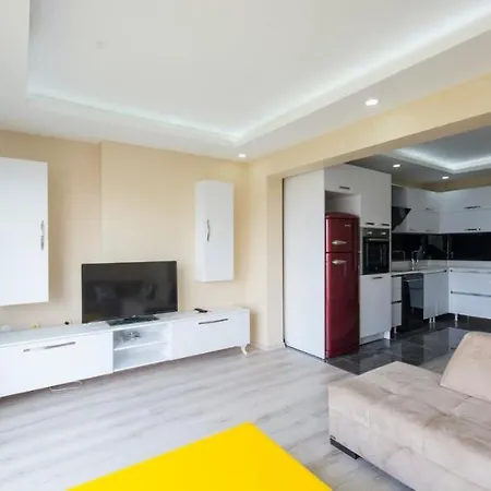 Deniz Manzarali Havuzlu Ultralueks Apartment *