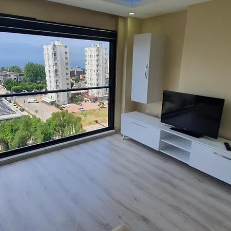 Deniz Manzarali Havuzlu Ultralueks Apartmán
